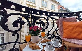 Super Chic Suite With A Private Balcony